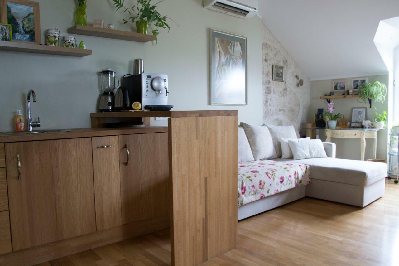 Kuressaare Romantic Apartment Exterior photo